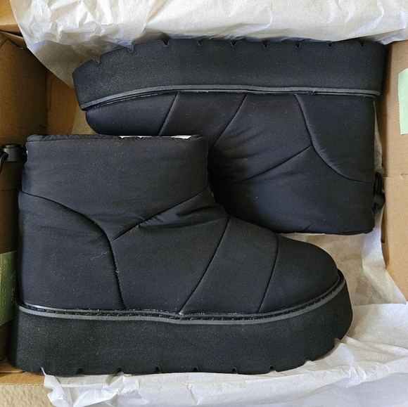 Portland Boot Company Women's Metallic Puffer Cozy Booties in Black - Picture 4 of 14